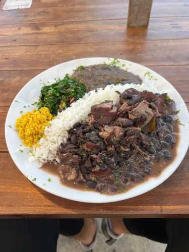 VAGA PARA AUXILIAR DE COZINHA