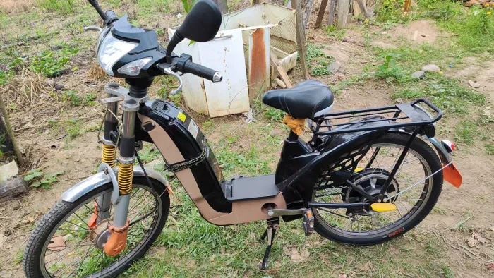 Vendo uma bicicleta elétrica em perfeitas condições dispenso curiosos não abaixapreço 3500