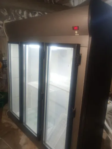 Refrigerador expositor vertical