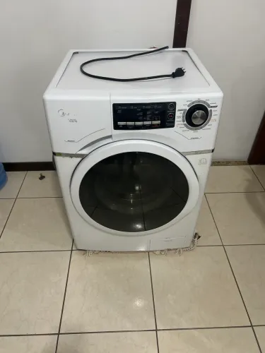 Máquina de lavar com defeito no painel