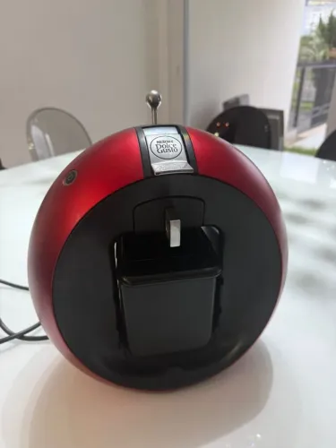 Cafeteira Dolce Gusto Vermelha - 110V