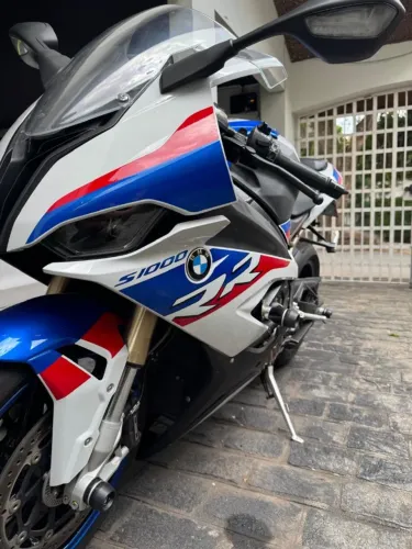 BMW S1000RR M - Máquina Impecável