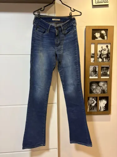 - calça jeans levi's 715 bootcut tamanho 36 BR (na etiqueta W26).