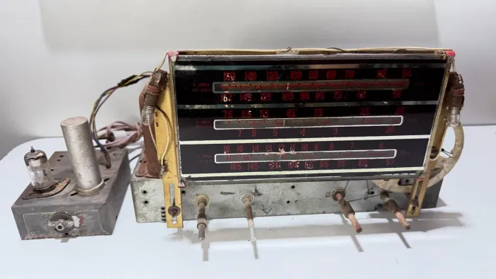 Chassis antigo de rádio Válvulado anos 50