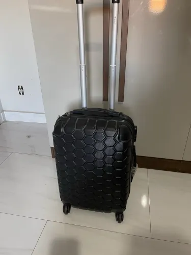 Mala de 10kg em perfeito estado, sem marca de uso