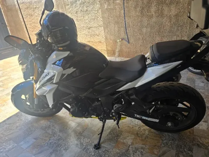 SUZUKI GSX-S750ZA