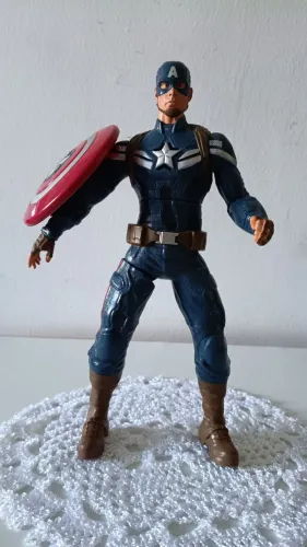 Miniatura capitão América, com efeito sonoro em excelente estado de conservação