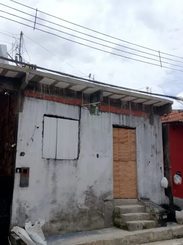 Vendo está casa Leia o anúncio