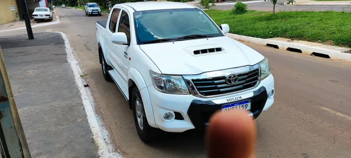 Toyota Hilux CD SR D4-d 4X4 3.0 TDI Dies Aut. 2015