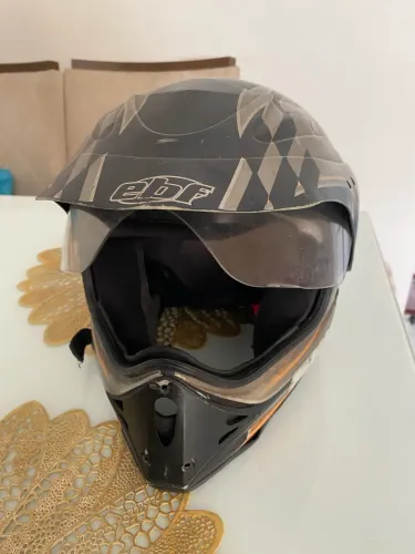 CAPACETE