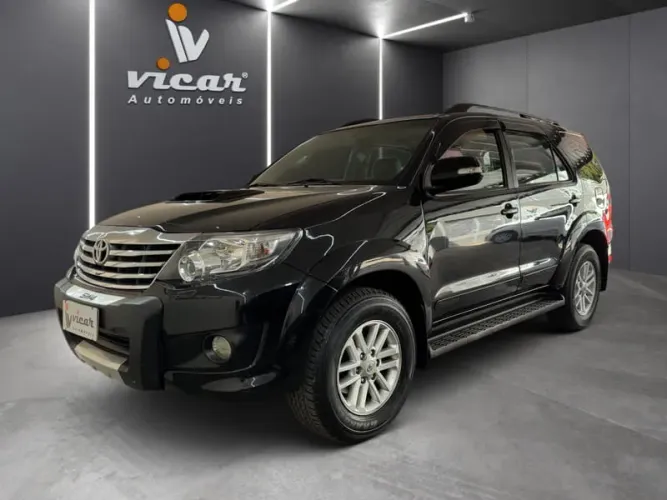 Toyota Hilux SW4 SRV D4-d 4X4 3.0 TDI Dies. AUT 2012