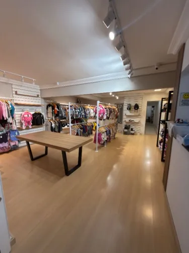 PONTO COMERCIAL REGIÃO NOBRE DE CURITIBA LOJA 230 METROS QUADRADOS TODA REFORMADA
