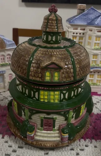 casinha de porcelana antiga 1994