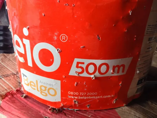 Vendo um rolo de arame farpado 