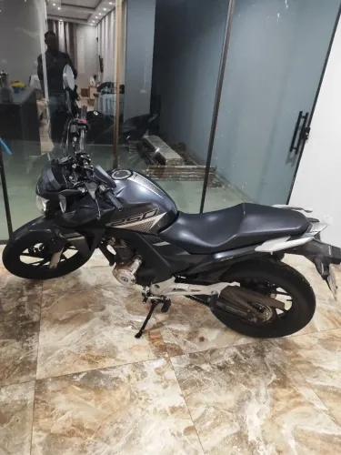 Vende se CB Twister 2022 IPVA pago pneus novos bateria nova relação nova excelente moto 
