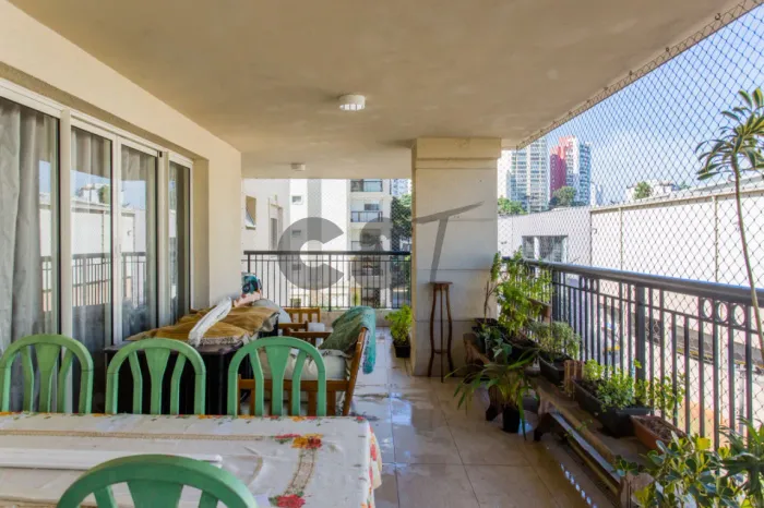 Apartamento - 4 Dormitórios (Suítes) para Alugar no Alto da Boa Vista - São Paulo/SP