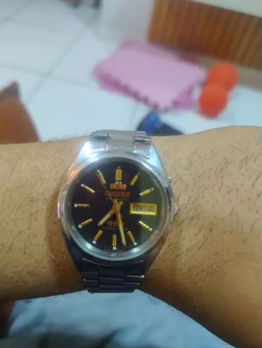 Relógio oriente automático