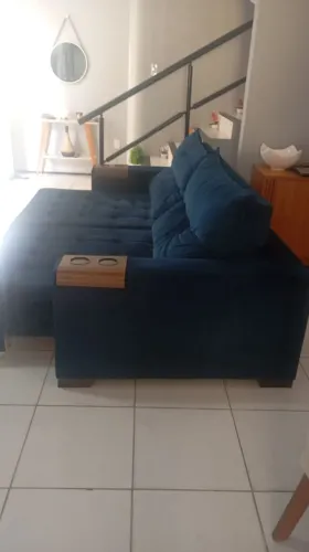 Vende se um sofá! 