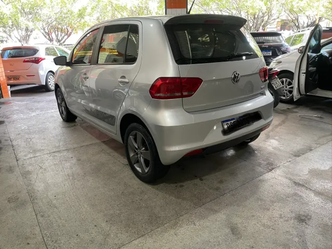 Volkswagen Fox Rock IN RIO 1.6 MI Total Flex 8V 5P 2016
