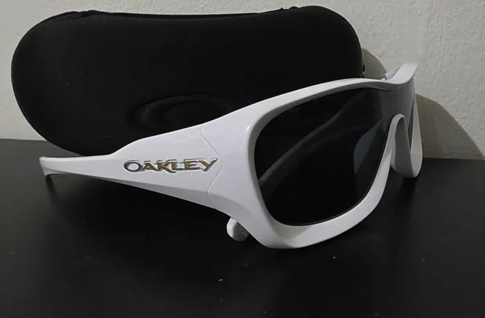 Oakley De La Salle