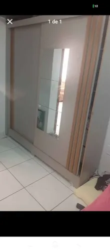 Guarda roupa porta de correr