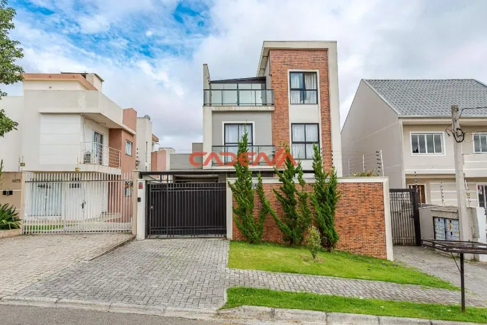 Casa Quadriplex com 3 quartos e 3 vagas à venda no Boa Vista