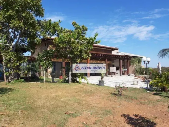 Casa com 3 quarto s/ 2 suítes à venda, 10.513,00 m² de terreno por R$ 4.500.000 - Condomín