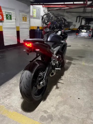 Daytona 660 2025 - 3 mil kms rodados