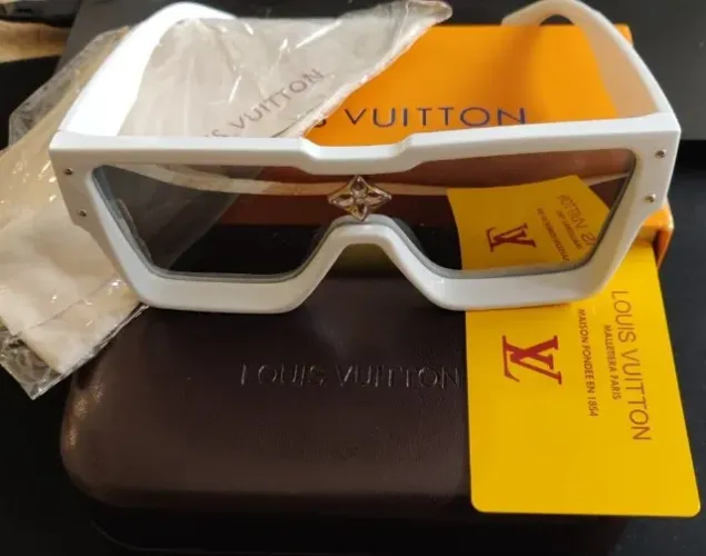 Óculos de sol Louis Vuitton Millionaires branco com lente espelhada