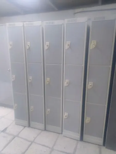 Roupeiro da niko para vestiário com 3 portas com chave 