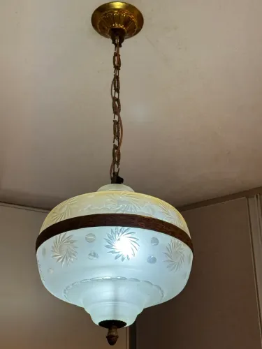 Conjunto de dois lustres ( um médio e outro pequeno) relíquias com mais de 60 anos 