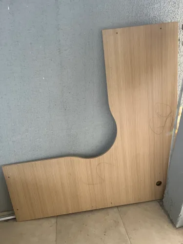 Mesa estação de trabalho em L com gaveteiro 