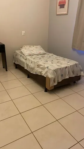 1 cama.de.casal+2 de solteiro.