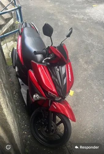 Motos