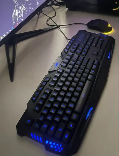 Teclado gamer led