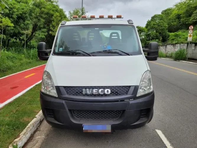  Iveco Daily 35s14 guincho 2015