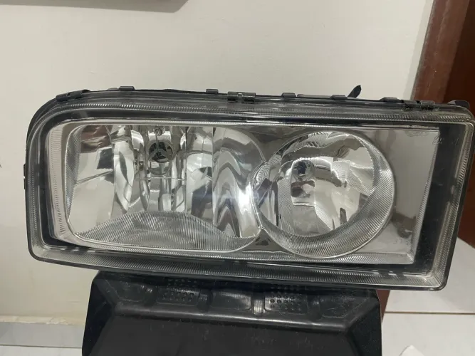 Farol Mercedes AXOR