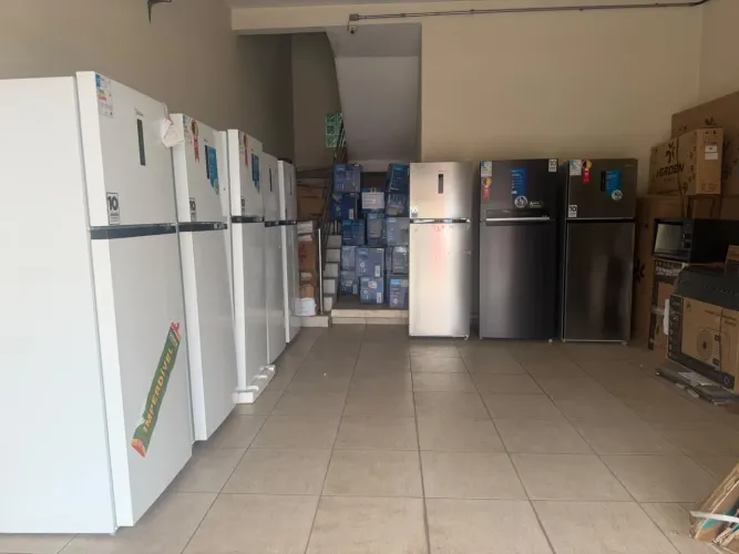 Geladeira Midea Frost Free 347 L Branca e Inox - NOVA