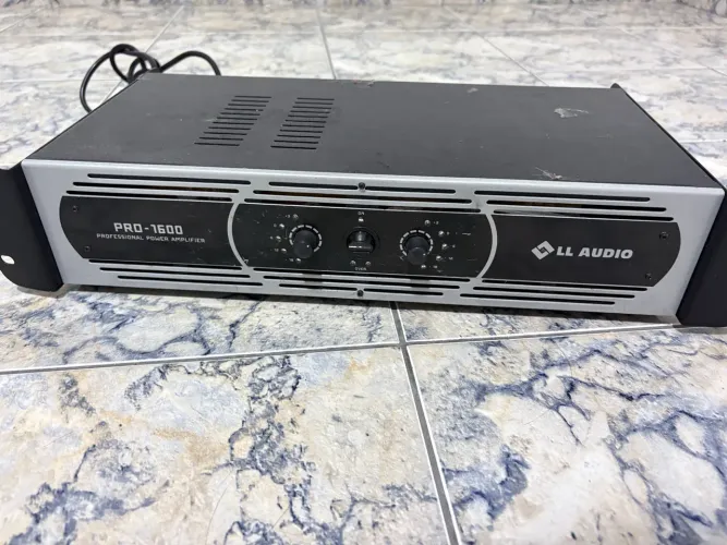 Amplificador de Potência LL Audio PRO2200 de 550W RMS