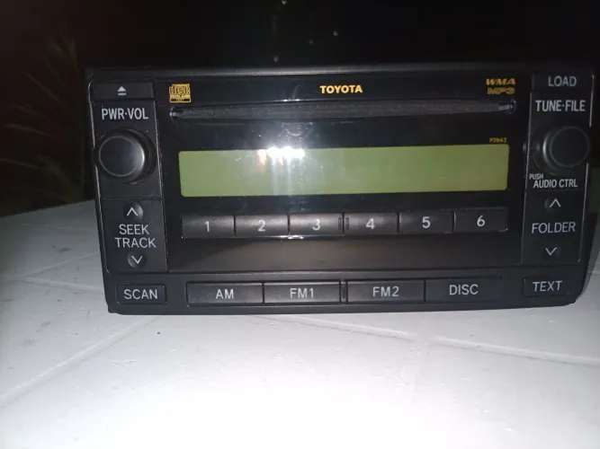 Rádio/CD - Toyota/ ORIGINAL - funcionando. No estado.