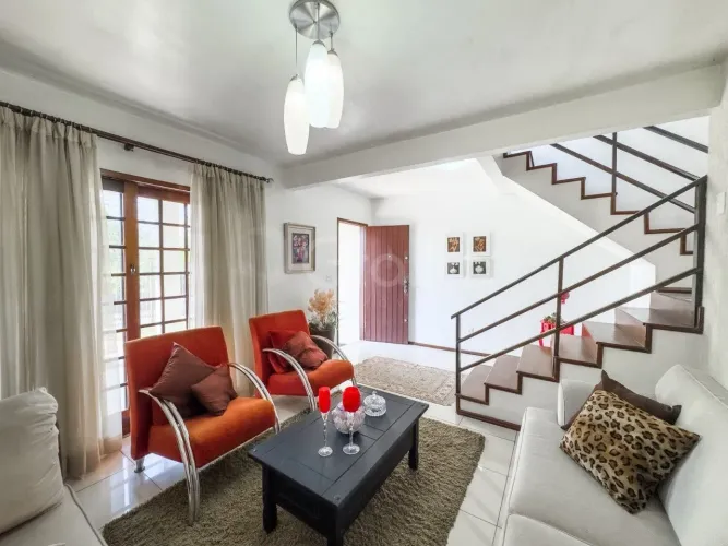 Casa Residencial de 171 m² com 4 quartos sendo 1 suíte no Jardim Atlântico
