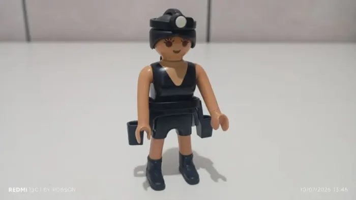 Playmobil boneco Lara Croft 1