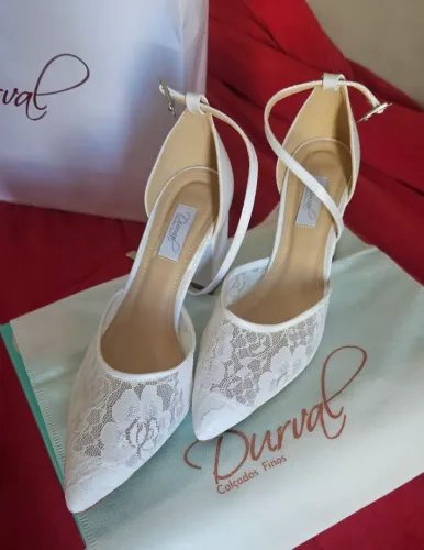 Sapato branco,fino novo!!!(casamento)