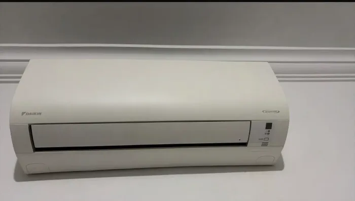 Ar-Condicionado Split HW R-32 Inverter Daikin Ecoswing 12.000 BTUs Quente/Frio 220V