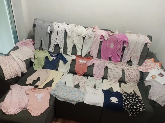 Vendo roupas para bebê tudo por 100 reais
