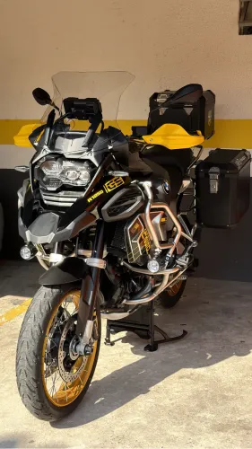 Vendo ou troco por modelo BMW 1300 Adventure ?