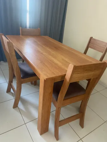 Mesa de jantar com 6 cadeiras