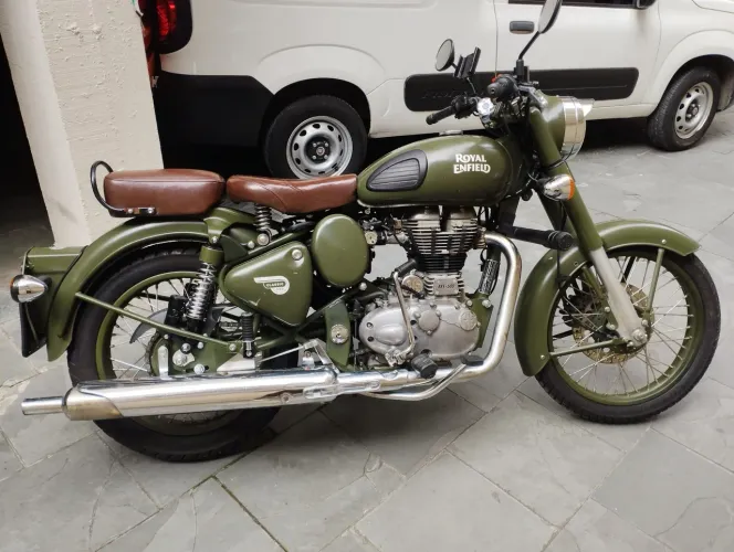 Classic 500 Batle Green Royal Enfield
