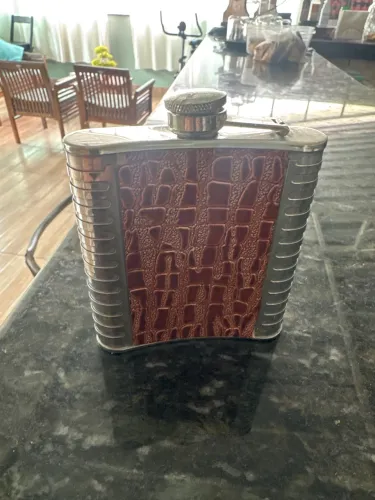 Cantil Staninless Steel Porta Bebidas em aço inoxidável