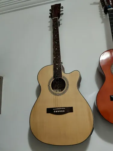 Violão (troco em GUITARRA)
